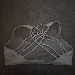 Lululemon Free to be sports bra